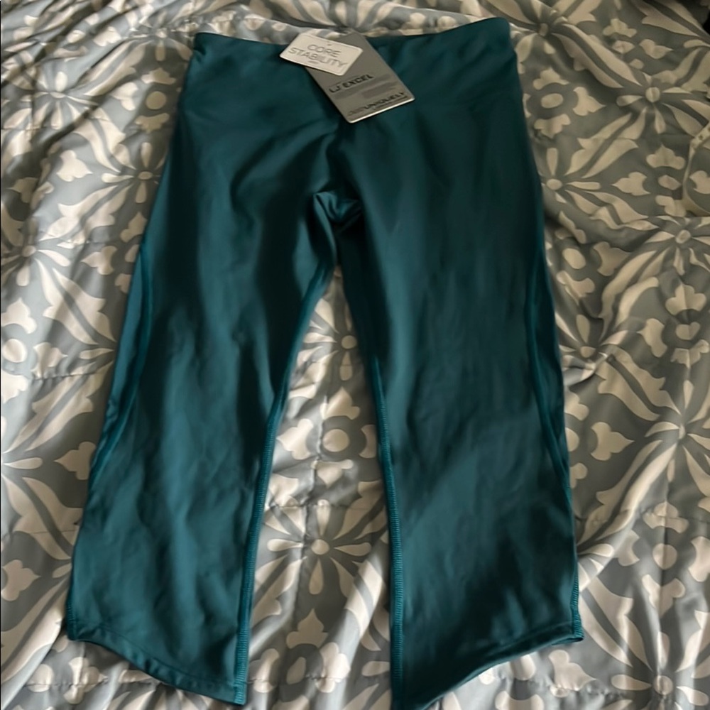 Lorna Jane Infinity Core 7/8 Tight in EverTeal